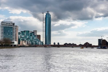 St george wharf tower Londra'da yapım aşamasında
