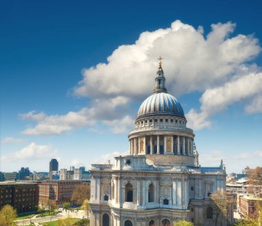 Güneşli bir günde, Londra 'daki St. Paul Katedrali, panoramik görüntü, metin alanı
