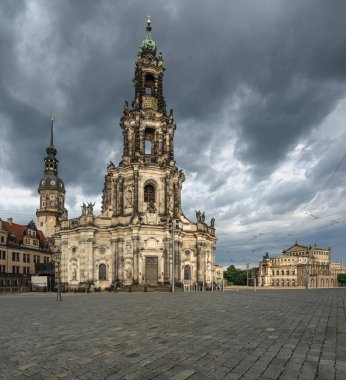 Dresden, Hofkirche dramatik gökyüzü altında