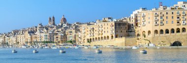 Sabah, sabah ışık, Senglea yarımadasında Valetta limanında panorama
