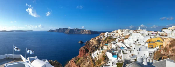 Panoramabild om Oia byn, Santorini ön, Grekland — Stockfoto