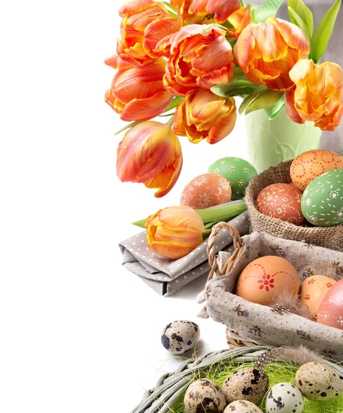 Páscoa Ainda Vida Com Tulipas Laranja Ovos Páscoa Decorações Primavera — Fotografia de Stock