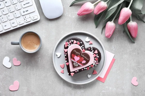 Pastel Corazón San Valentín Con Texto Feliz San Valentín Vista —  Fotos de Stock