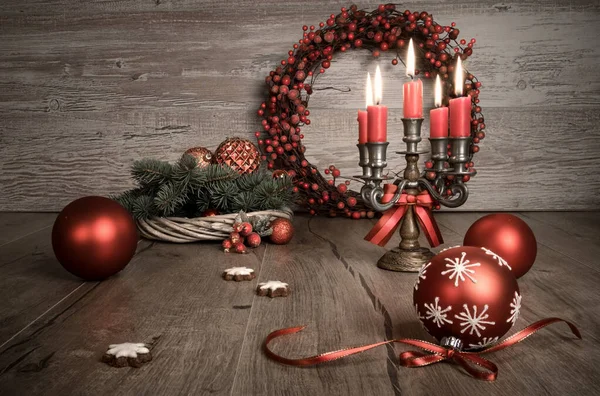 Decorazioni natalizie vintage su legno. Questa immagine è tonica . — Foto Stock