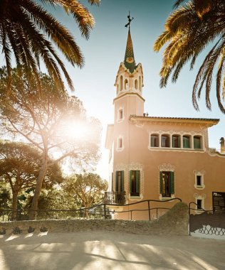 BARCELONA, İspanya - 3 Şubat 2018: Guell Park 'taki Gaudi House Museum