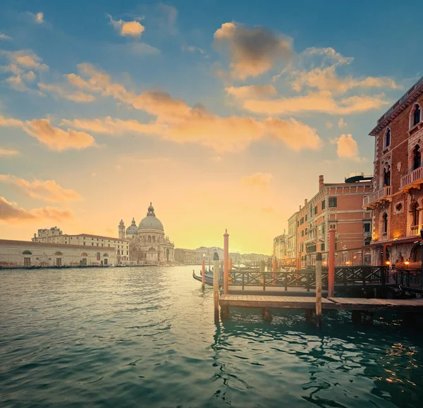 Hermosa Puesta Sol Dorada Gran Canal Venecia Con Basílica Santa —  Fotos de Stock