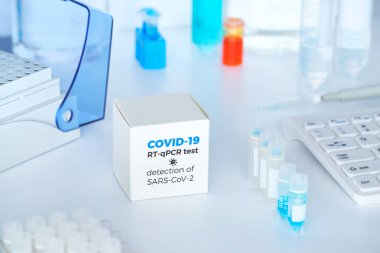 Hızlı bir COVID-19 Coronavirus test kiti. 2019 nCoV PCR tanı kiti. İlk yardım çantası hasta örneklerinde kovid19 virüsü tespit etti. Gerçek zamanlı PCR yükseltme sistemi.