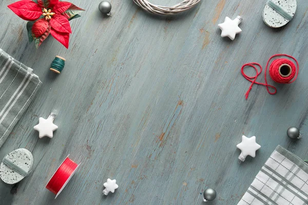 Apartamento Natal Estava Cinza Verde Branco Vermelho Espaço Cópia Fundo — Fotografia de Stock