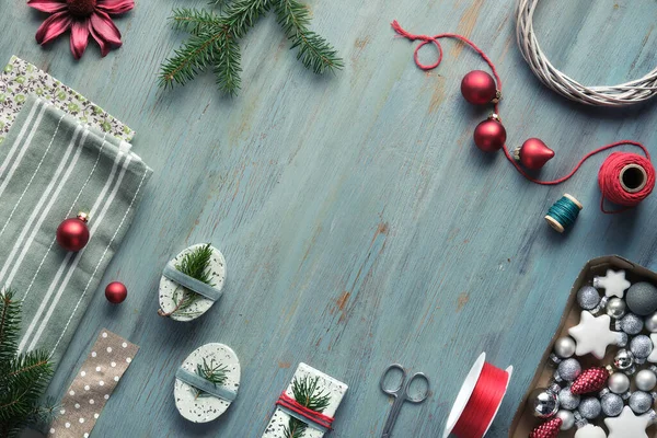Fundo Natal Com Galhos Abeto Árvore Natal Caixas Presente Decorações — Fotografia de Stock
