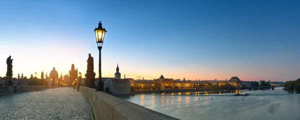 Charles Bridge Dawn Panoramic Image Silhouette Bridge Tower Saint Sculptures — Stock Photo, Image