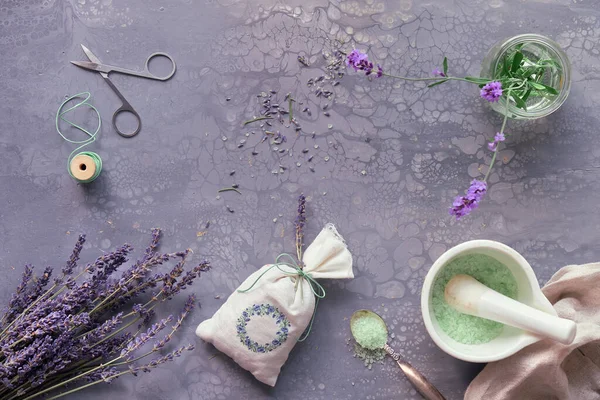 Saquetas Lavanda Feitas Mão Esfoliação Açúcar Caseira Flores Frescas Secas — Fotografia de Stock