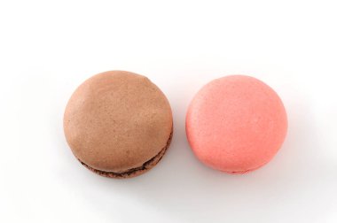 badem kurabiyesi beyaz arkaplanda izole edilmiş