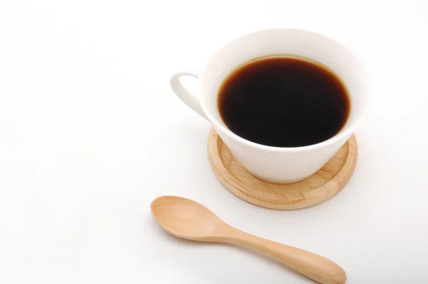 Taza de café aislado sobre fondo blanco —  Fotos de Stock
