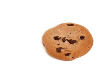 Beyaz arkaplanda izole edilmiş çikolatalı kurabiye