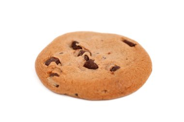 Beyaz arkaplanda izole edilmiş çikolatalı kurabiye