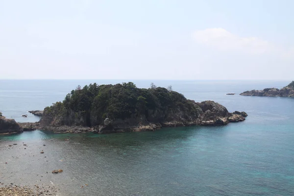 Japonya Wakayama 'da mavi denizi olan adalar — Stok fotoğraf