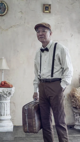 Retro Vintage Fashion Asian Senior Man Flat Cap Suspender Carry — Stock Photo, Image