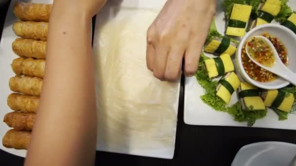 Mangiare Cibo Vietnamita Stile Tailandese Top View Carta Riso Maiale — Video Stock