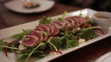 Balsamik Sos füzyon Japon gıda 4k ile Kurutulmuş ton balıklı salata