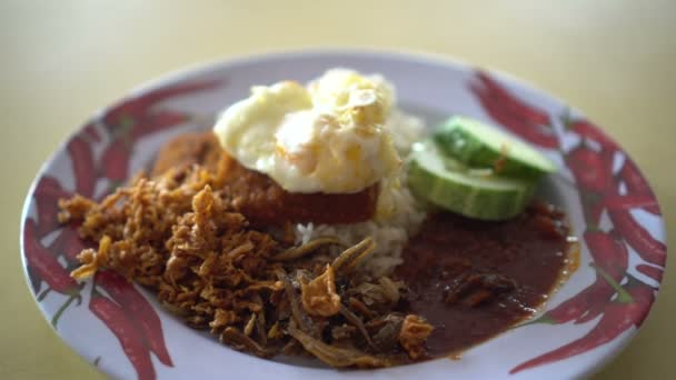 Nasi Lemak Singapore Maleis Beroemde Voedsel Omdraaien — Stockvideo