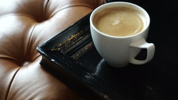 Café Matin Plateau Intérieur Chambre Luxe Avec Siège Cuir — Video