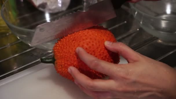 Gac Φρούτα Κομμένα Ανοικτή Κόκκινο Υγιεινά Αντιοξειδωτικά Τρόφιμα Βίντεο — Αρχείο Βίντεο