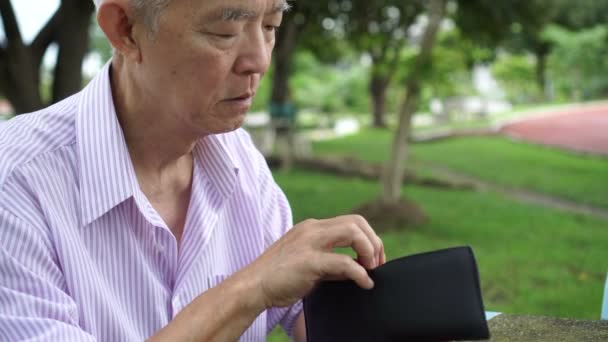 Asian Elderly Has Money Wallet Stress Hopeless Financial Plan — Stock Video