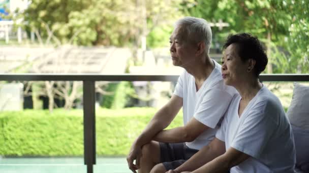 Stress Asian Senior Couple Talking Finance Health Problems — Stock Video