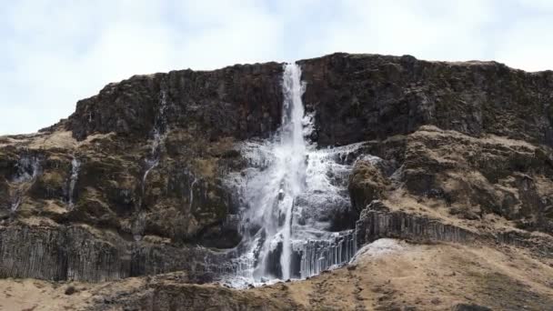 Bevroren Hoge Vallen Van Ijsland Enorme Majestueuze Natuur — Stockvideo