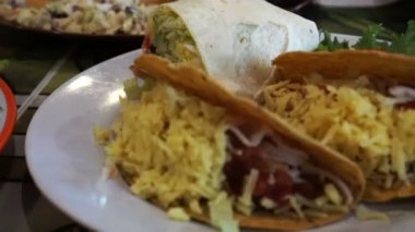 Meksika peynir Taco ve börek büyük tabak