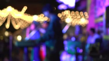 Grubun konser küçük Festival bulanıklık güzel ışıkta oyun