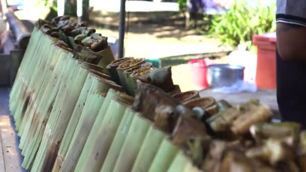 Comida Relleno Parrilla Bambú Asiático Plástico Alternativa Plato — Vídeo de stock