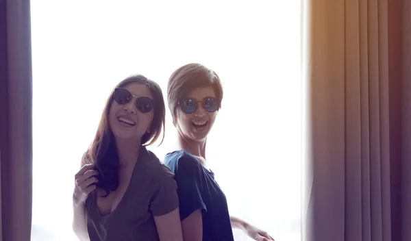 Stijlvolle Mode Twee Aziatische Vrouw Vrienden Samen Plezier — Stockfoto