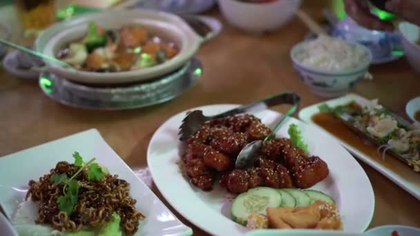 Amêijoa Navalha Camarão Bêbado Lula Comida Gourmet Chinesa — Vídeo de Stock