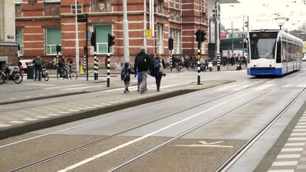 Amsterdam Netherlands April 2017 Scene Tourist Transportation Popular Travel Destination — Stock Video