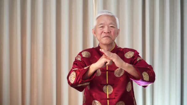 Gesto Corpo Feliz Homem Asiático Para Ano Novo Lunar Chinês — Vídeo de Stock