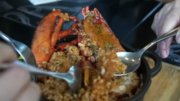 Sharing Lobster Spanish Fried Rice Shrimp Paste Oil Lemon — Stock Video