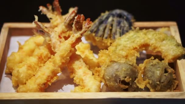 Mezcla Camarones Verduras Tempura Comida Japonesa — Vídeo de stock