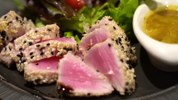 Seared Tuna Salad Balsemic Sauce Side Healthy Ketogenic Diet Food — Stock Video