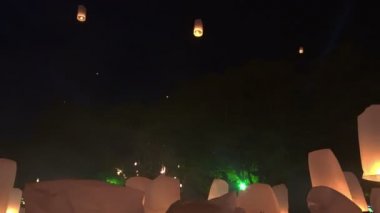 Tayland dolunay gecesi fener yayın Festivali