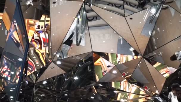 Tokyo Japan Sep 2016 Harajuku Tokyu Plaza Mirror Reflektion Entré — Stockvideo