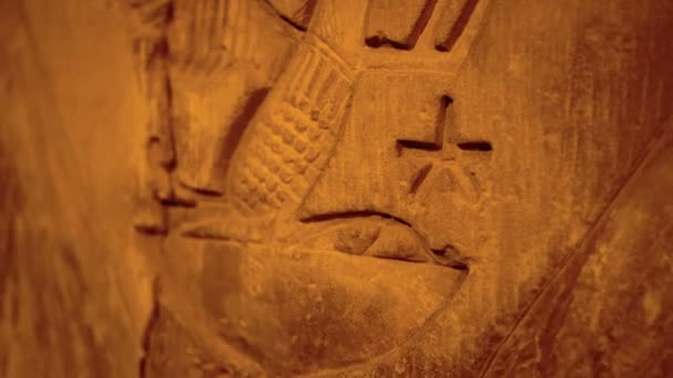 Hieroglyphen Ägypten Eingraviert Kom Ombo Tempel Nahaufnahme Video Der Nacht — Stockvideo