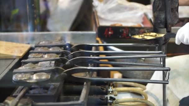 Processo Waffle Enchimento Feijão Vermelho Japonês Feito Mão Lanche Japão — Vídeo de Stock