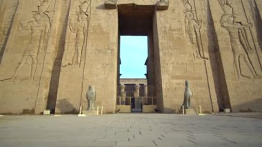Edfu tapınağı Mısır 'ın Horus tanrısı giriş kapısı