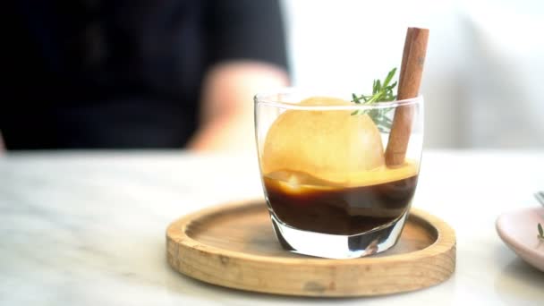 Café Espresso Artesanal Americano Con Esfera Hielo Cafetería — Vídeos de Stock