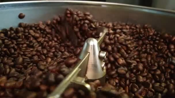 Máquina Automática Tostado Granos Café Primer Plano — Vídeo de stock