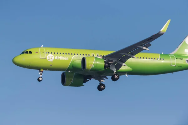 Nowosybirsk Rosja Lutego 2018 Airbus A320 271N Bcr Airlines Podejścia — Zdjęcie stockowe