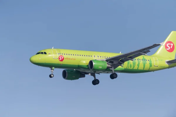 Novosibirsk Oroszország 2018 Február Airbus A320 214 Bet Légitársaságok Megközelítés — Stock Fotó