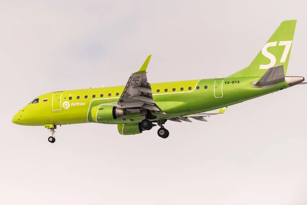 Novosibirsk Rusko Března 2018 Embraer 170 100Su Bya Airlines Přístupy — Stock fotografie