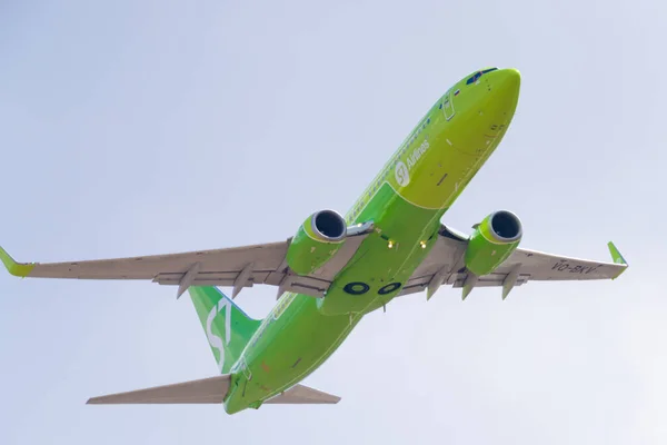 Novosibirsk Russia April 2018 Boeing 737 8Zs Bkv Airlines Takeoff — Stock Photo, Image